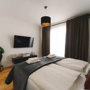 Triangle City Ii Apartment Wien