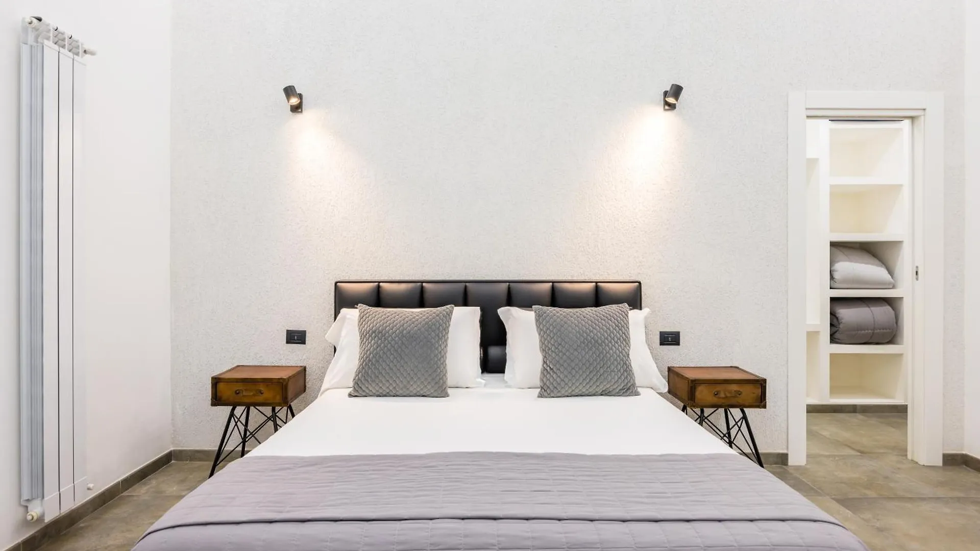 Palazzo Mormando - Industrial Apartment Naples Italy
