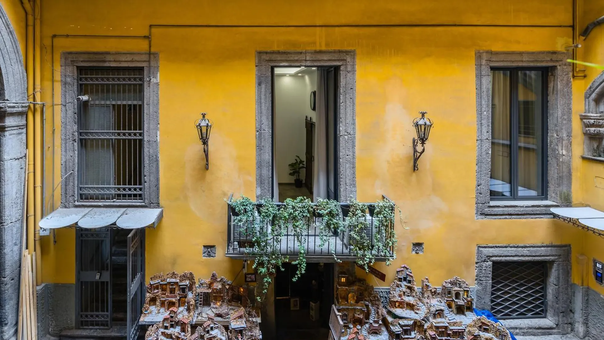 Palazzo Mormando - Industrial Apartment Naples Italy