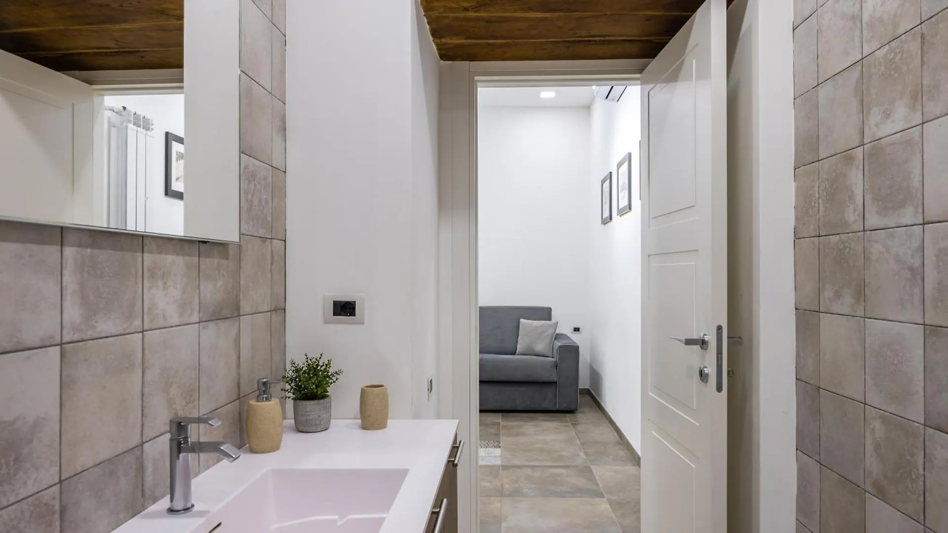 Palazzo Mormando - Industrial Apartment Naples Italy